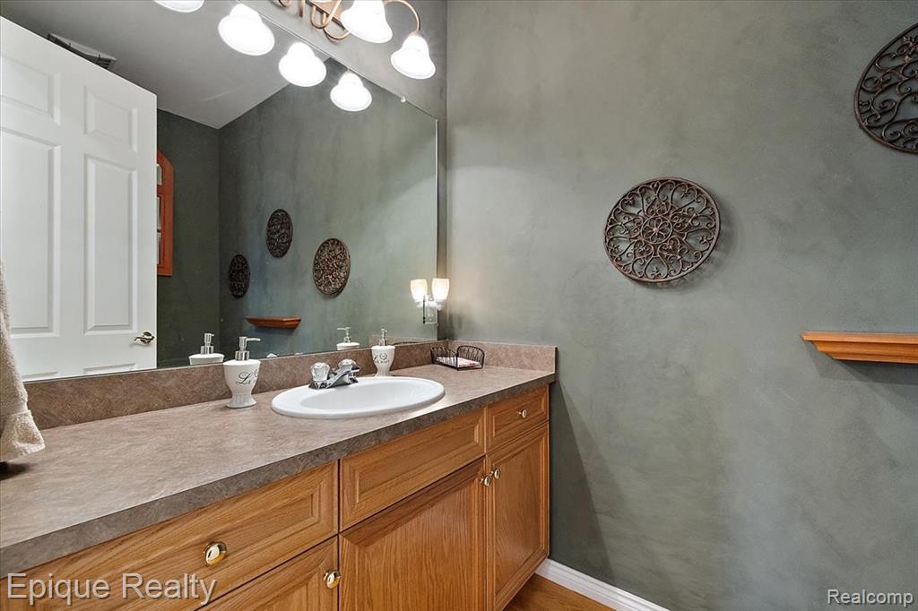5675 Golf Pointe Drive, Clarkston, MI 48348 — Photo 26