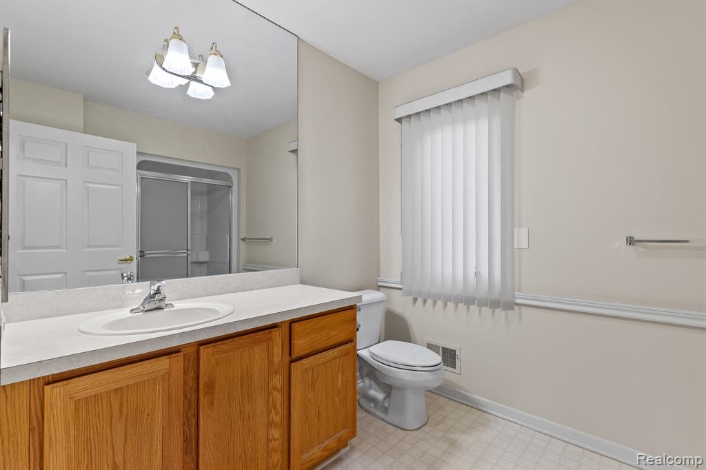 21429 ARCHWOOD Circle, 21, Farmington Hills, MI 48336 — Photo 18