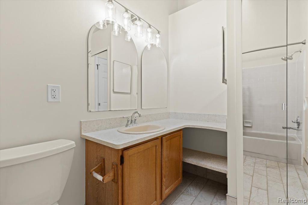 40013 CROSSWINDS, Novi, MI — Photo 19