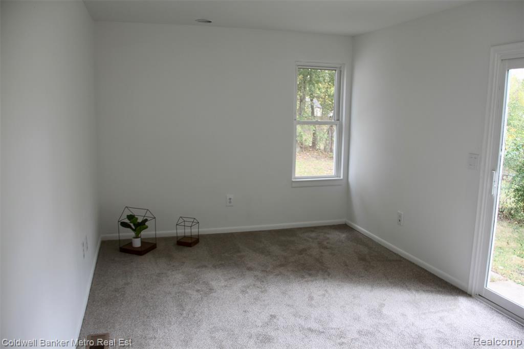 92 N Ardmore Street, Pontiac, MI 48342 — Photo 17