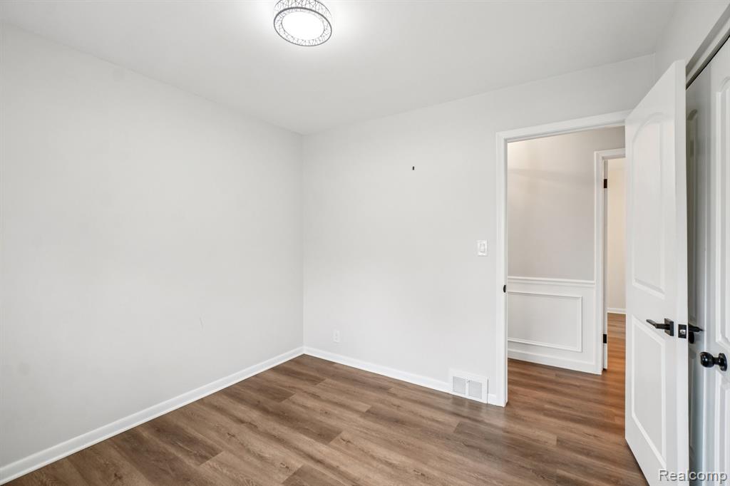 1156 Sycamore Drive, Rochester, MI 48307 — Photo 13