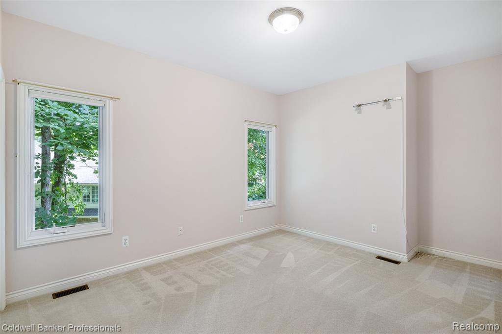 8661 DEERWOOD Road, Clarkston, MI 48348 — Photo 50