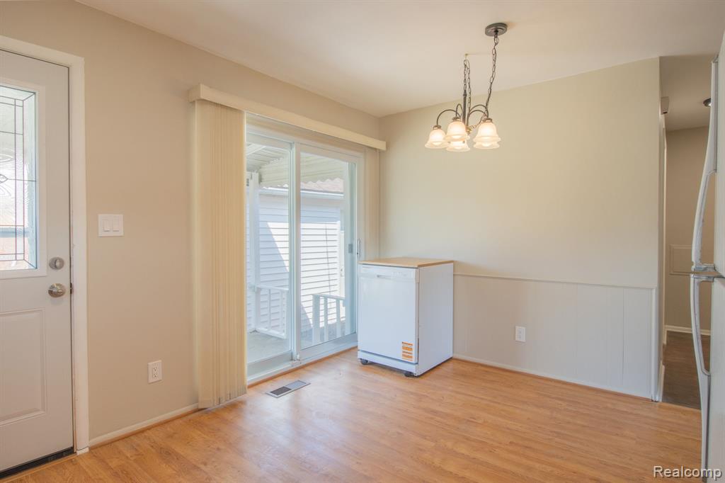 30705 Longfellow Avenue, Madison Heights, MI 48071 — Photo 7
