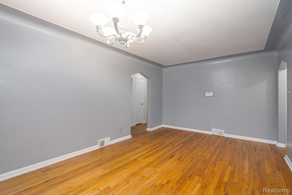6585 Dolphin Street, Dearborn Heights, MI 48127 — Photo 7