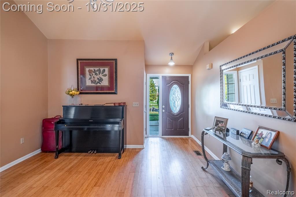 7036 Glen Oak Drive, Grand Blanc, MI 48439 — Photo 6