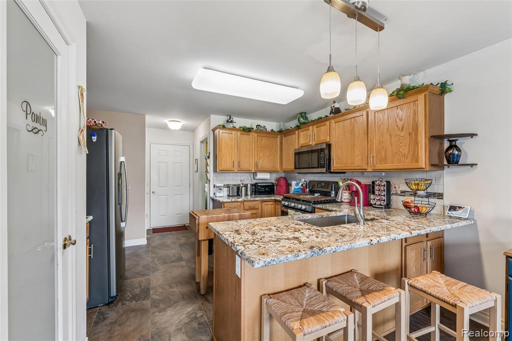 7039 Rosewood Drive, Flushing, MI 48433 — Photo 14