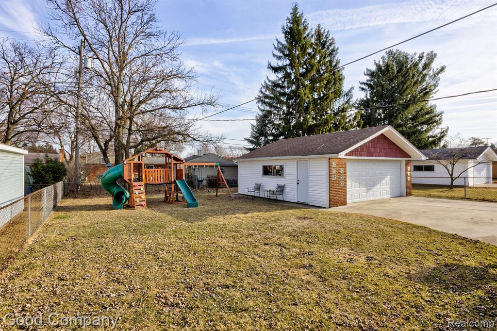9062 SHANNON Drive, Sterling Heights, MI 48314 — Photo 39