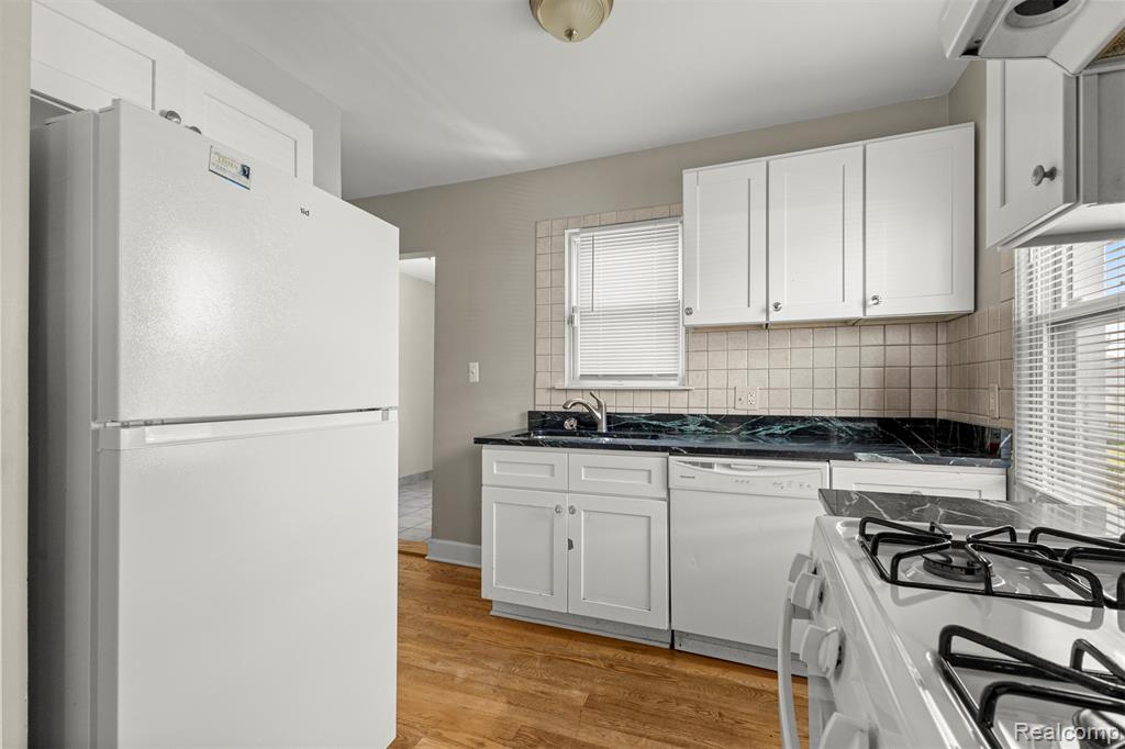 7139 Centralia Street, Dearborn Heights, MI 48127 — Photo 10