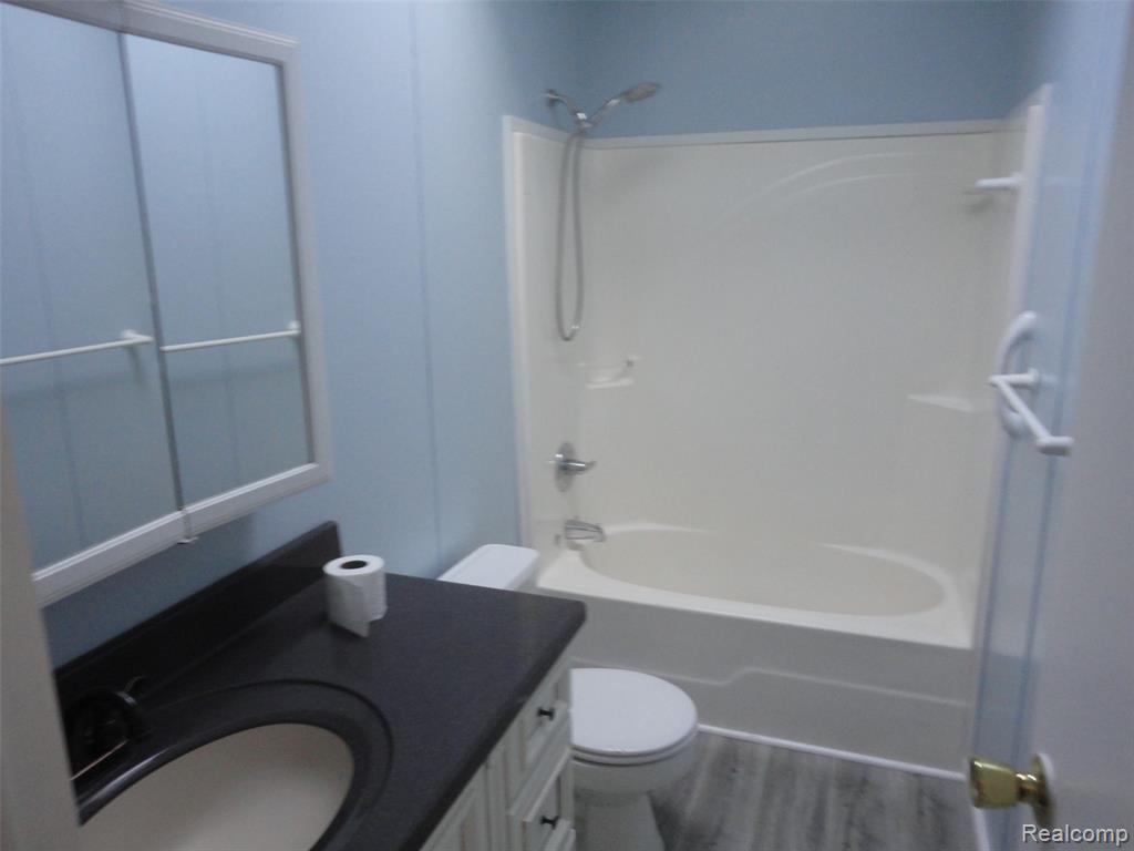 450 Glencoe, Temperance, MI 48182 — Photo 16