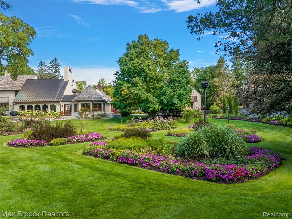 65 Lone Pine Road, Bloomfield Hills, MI 48304 — Photo 43