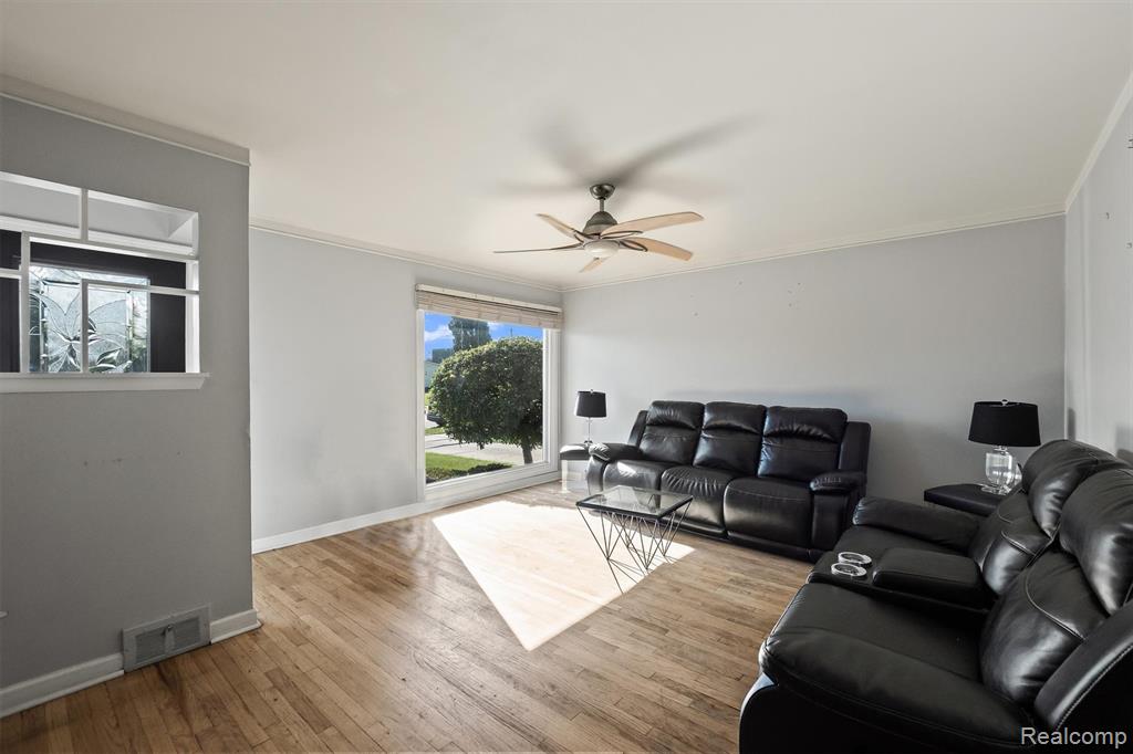 8873 Wormer, Redford, MI 48239 — Photo 3