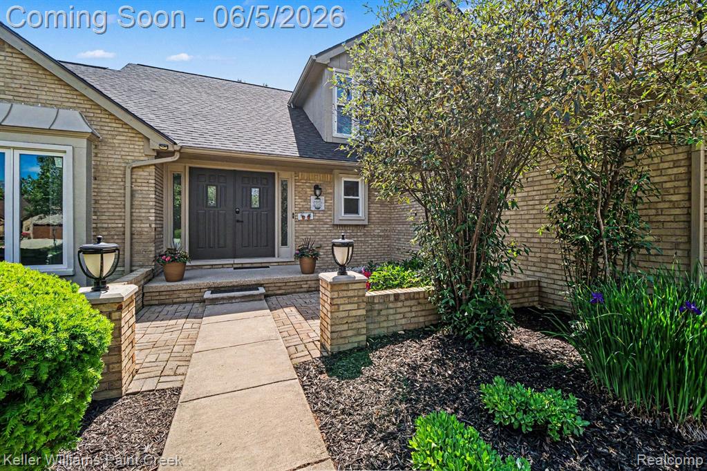 4447 Bentley Drive, Troy, MI 48098 — Photo 4