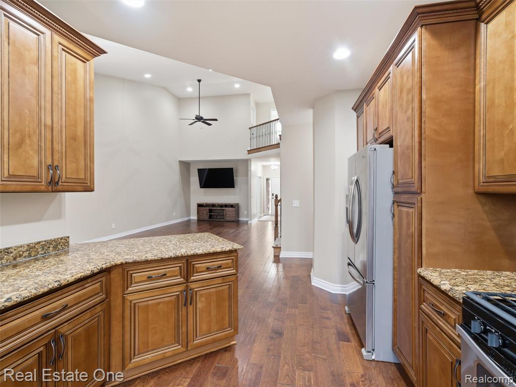 9572 Kingsway Circle, Clarkston, MI 48348 — Photo 16