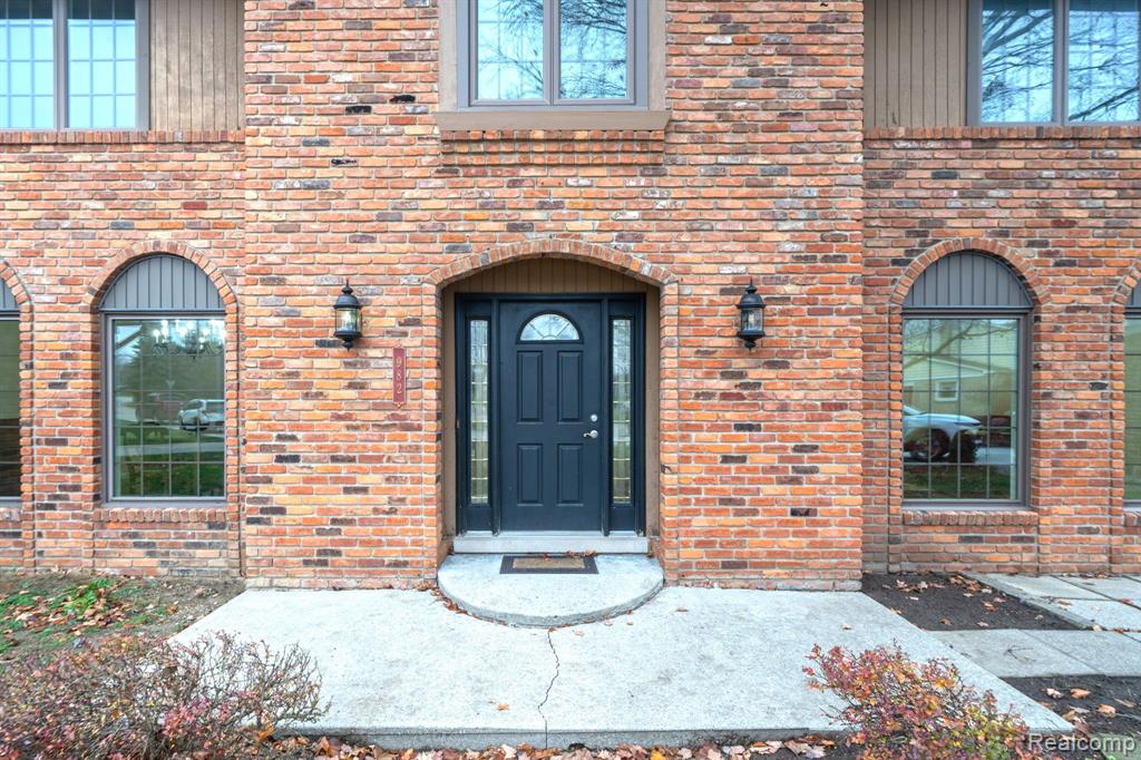 982 LANGLEY Road, Rochester Hills, MI 48309 — Photo 5