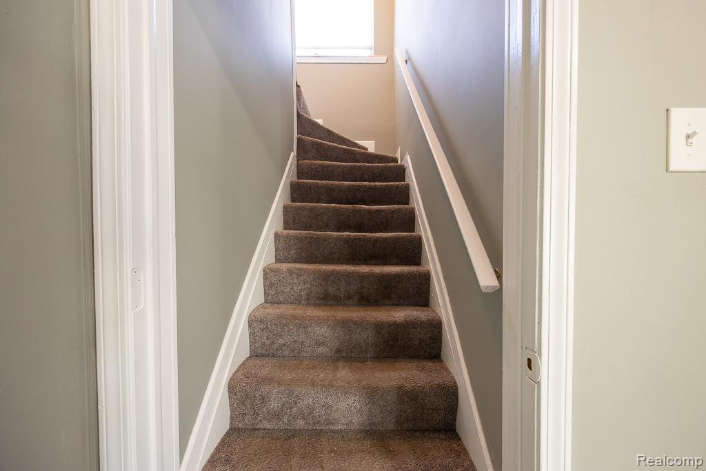 128 W Muir Avenue, Hazel Park, MI 48030 — Photo 24