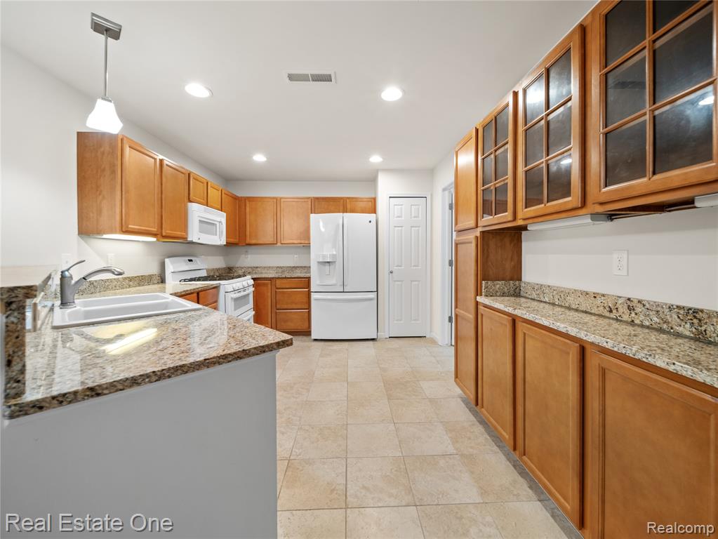 36016 Abbey Drive, Westland, MI — Photo 8