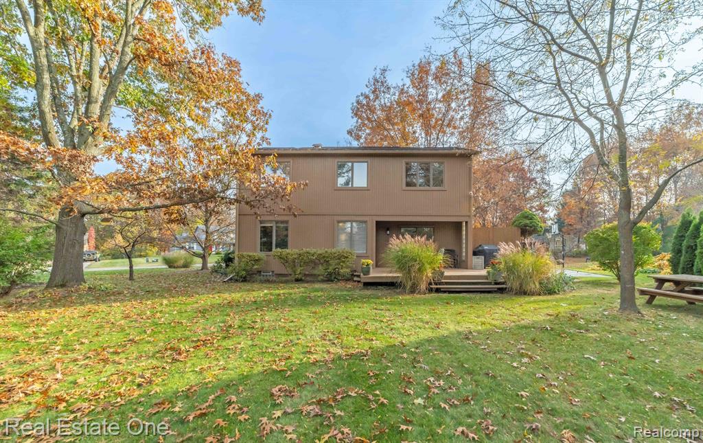 8260 ENGLEWOOD Drive, Clarkston, MI — Photo 12