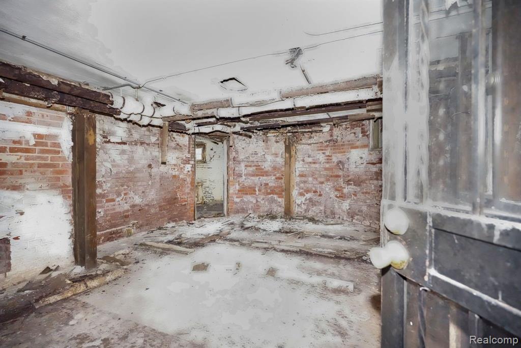 649 VAN DYKE Street, Detroit, MI 48214 — Photo 51
