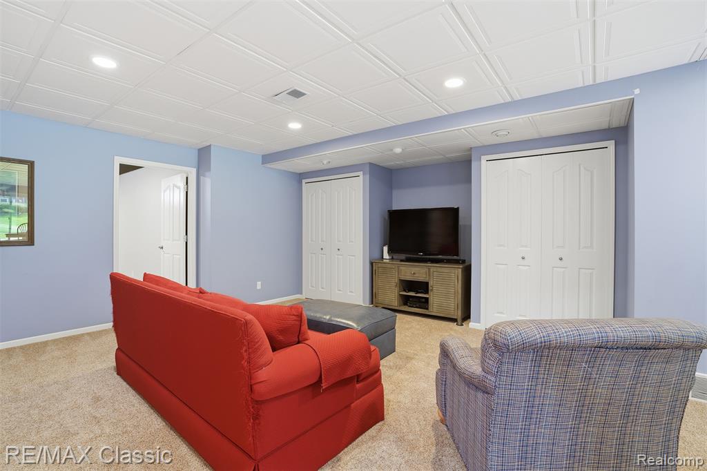 1726 Pondview Lane, Commerce Twp, MI 48382 — Photo 47