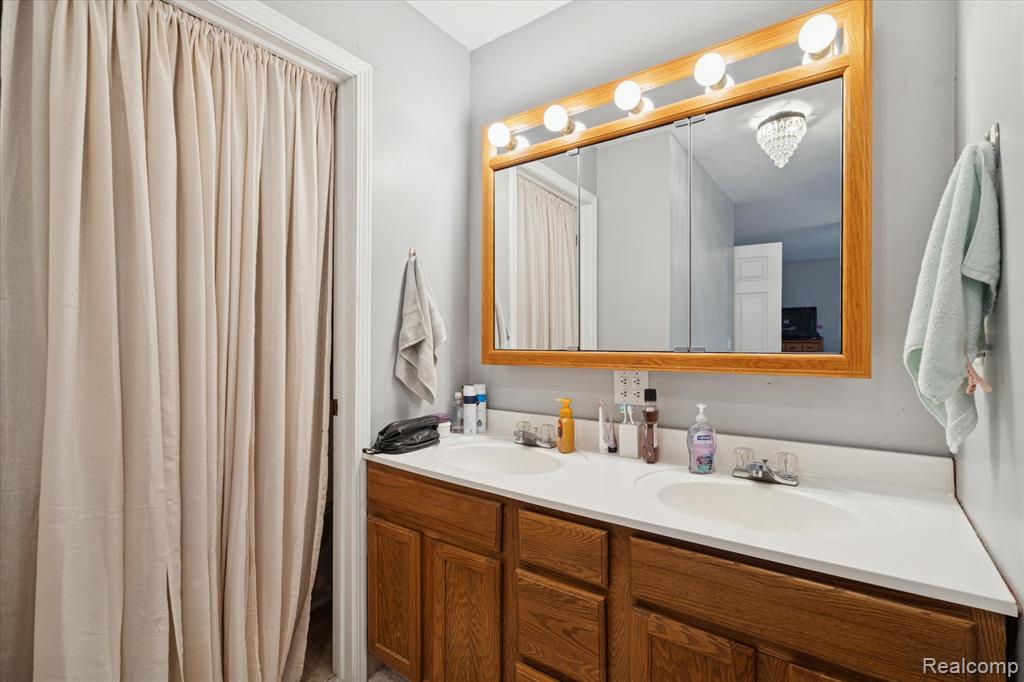 6974 Surrey Lane, Jackson, MI 49201 — Photo 21