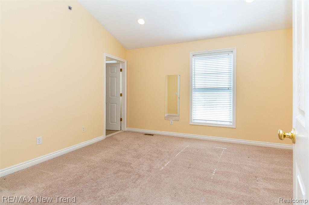 1611 E LAKEVIEW Lane, Canton, MI 48187 — Photo 16