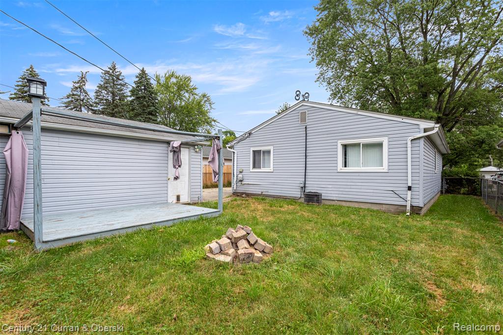 4924 HAZEL Street, Dearborn Heights, MI 48125 — Photo 25