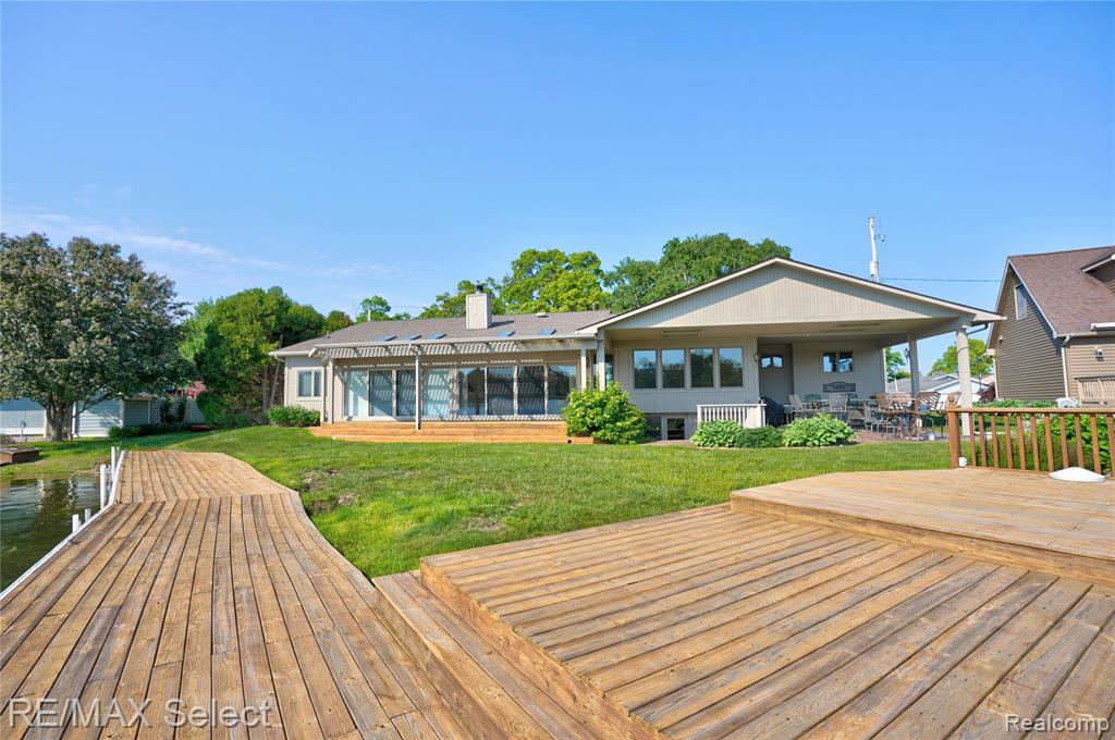 13154 Lake Shore Drive, Fenton, MI 48430 — Photo 6