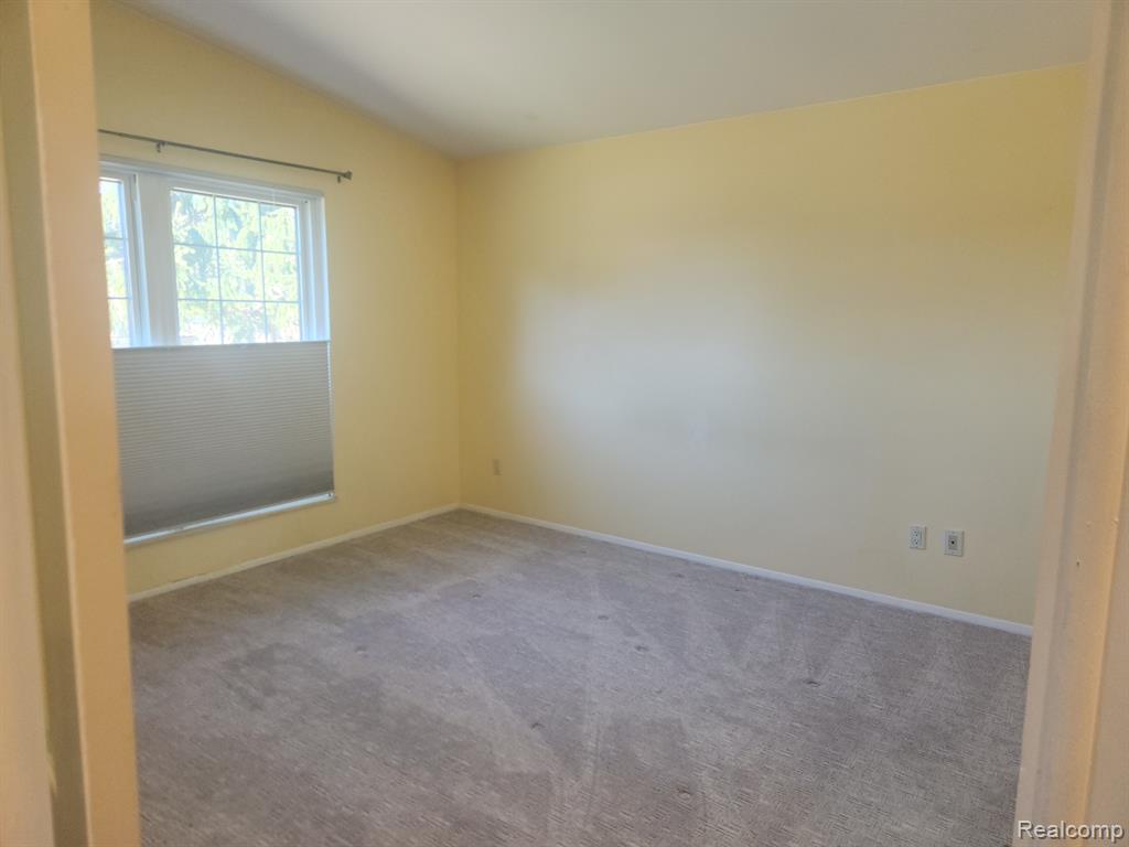 22200 PONDVIEW, Novi, MI — Photo 11