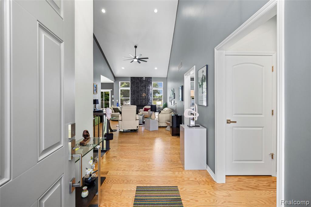 30289 Berghway Trail, Warren, MI 48092 — Photo 2