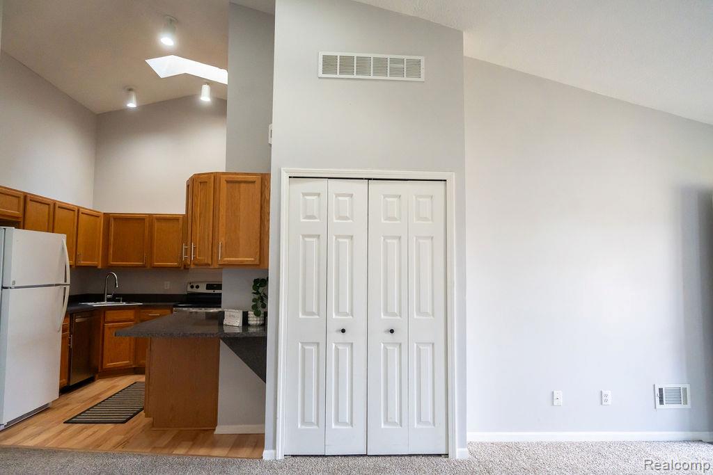 23273 Bunte Court, Trenton, MI 48183 — Photo 11