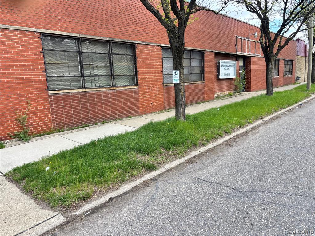 3240 Puritan - Photo 2
