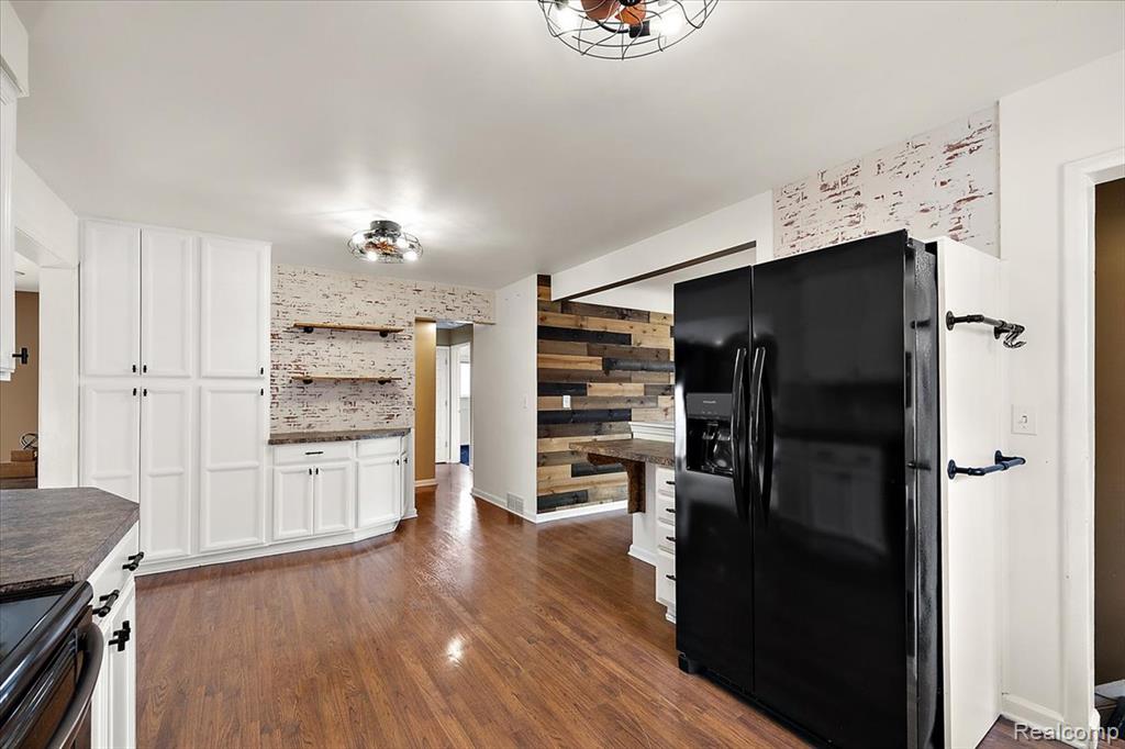 9364 Colorado Street, Livonia, MI 48150 — Photo 20