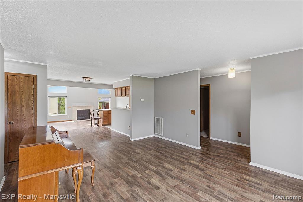 12265 Hough Road, Memphis, MI — Photo 6