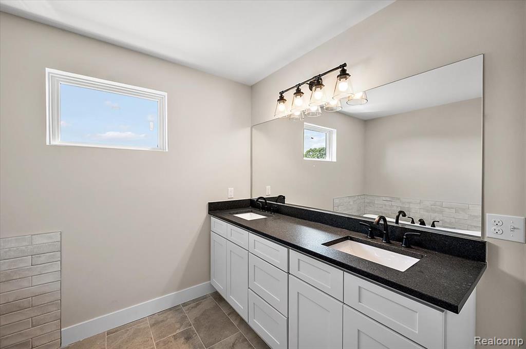 50999 Mistwood Drive, Macomb, MI 48042 — Photo 58