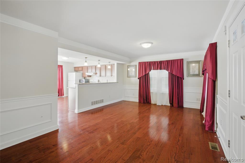 9345 Mitchell Street, Hamtramck, MI 48212 — Photo 4