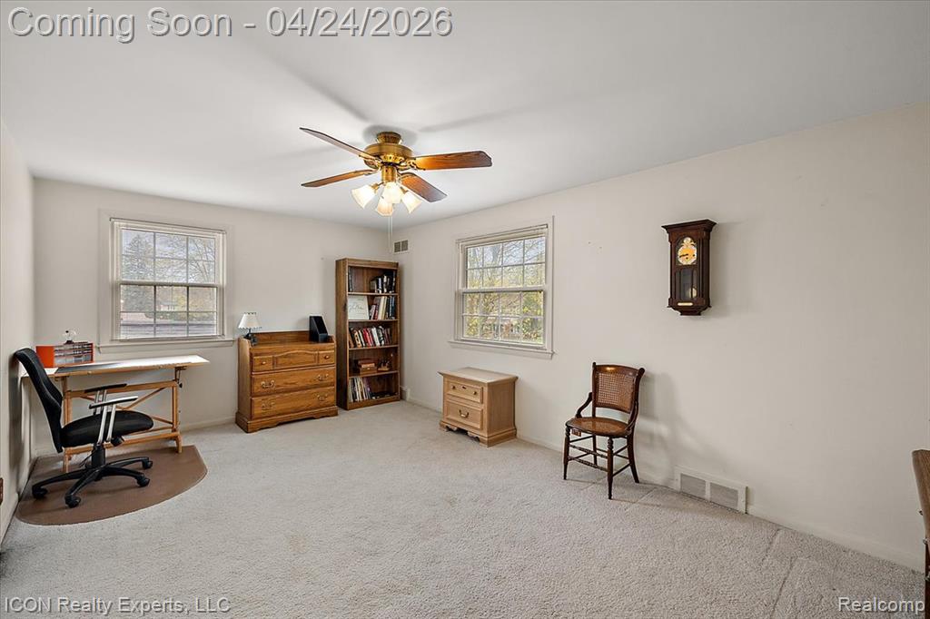32347 Farmersville Road, Farmington, MI 48334 — Photo 42