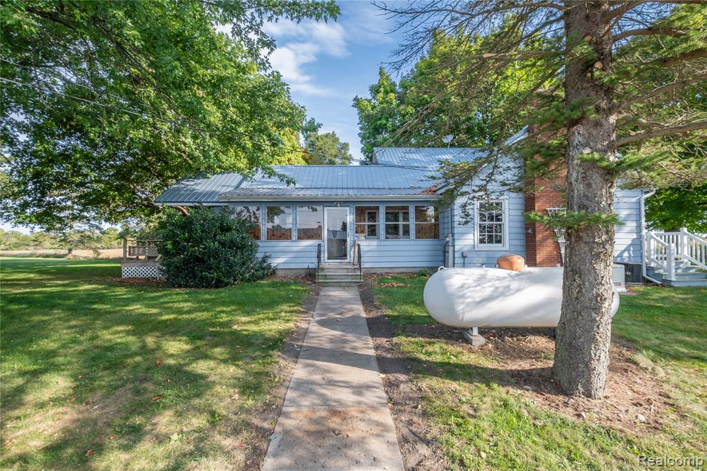 7570 Fostoria Road, Mayville Vlg, MI 48744 — Photo 5