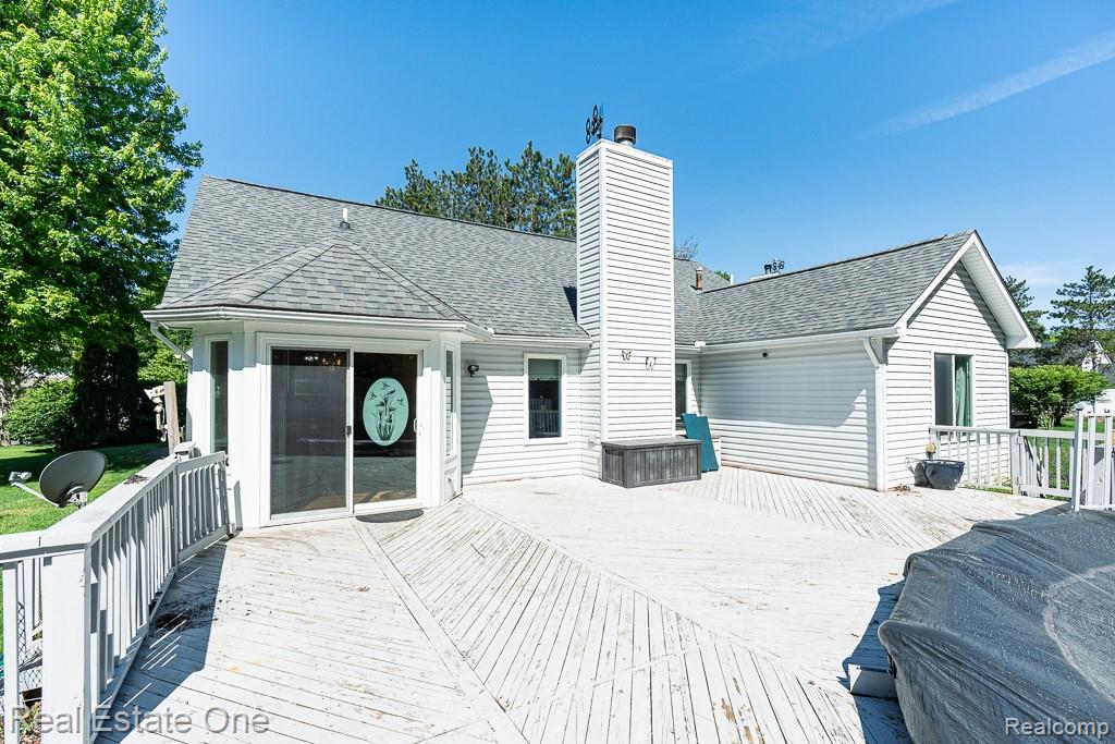 1081 Clearview Drive, Oxford, MI 48371 — Photo 2
