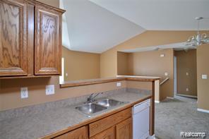 20039 HIDDEN OAKS Drive, Trenton, MI 48183 — Photo 2