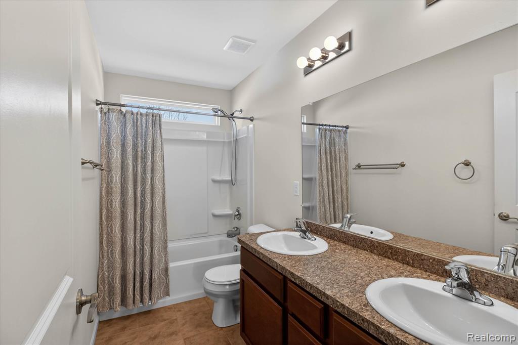 386 Fletcher Street, Wixom, MI 48393 — Photo 29