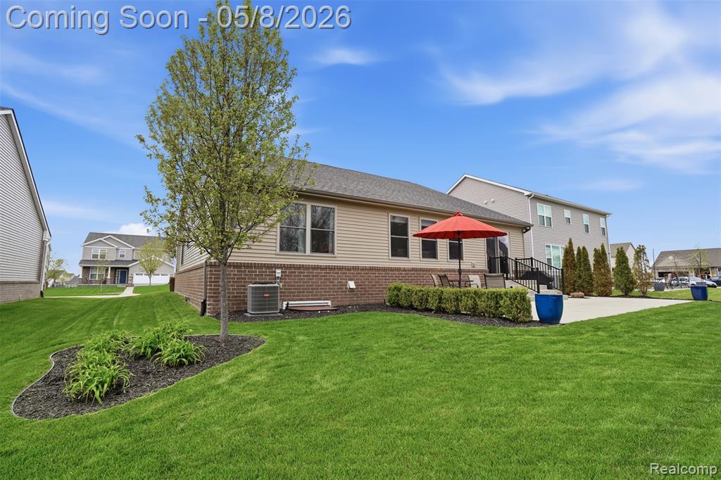 826 Kestrel Court, South Lyon, MI 48178 — Photo 32