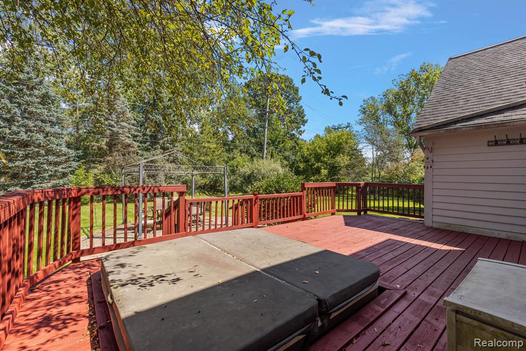 10161 LONGFORD Drive, South Lyon, MI 48178 — Photo 68