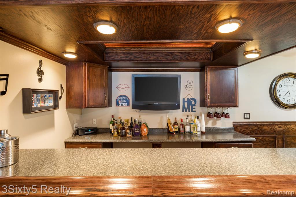 2465 RIVERSIDE Drive, 312, Trenton, MI 48183 — Photo 22