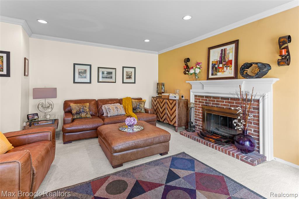 5492 Charrington Court, West Bloomfield, MI 48324 — Photo 43