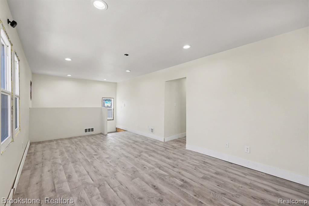 5533 Sheridan Street, Detroit, MI 48213 — Photo 17