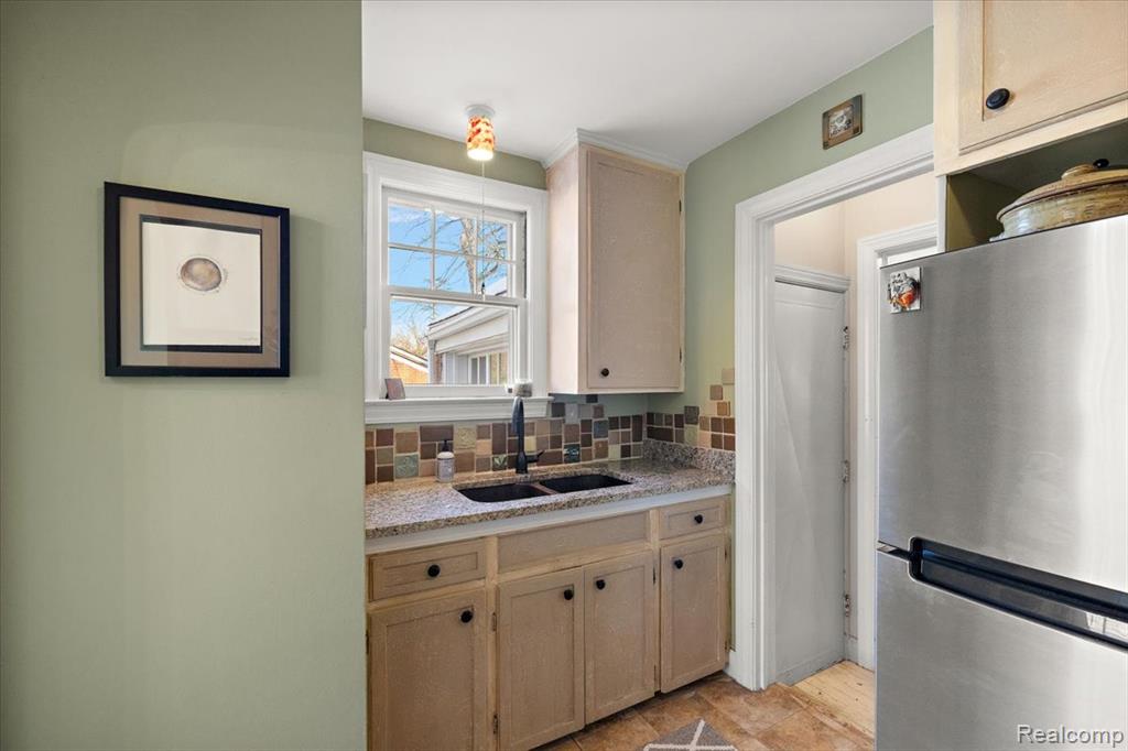 17601 Cambridge Boulevard, Lathrup Village, MI 48076 — Photo 19