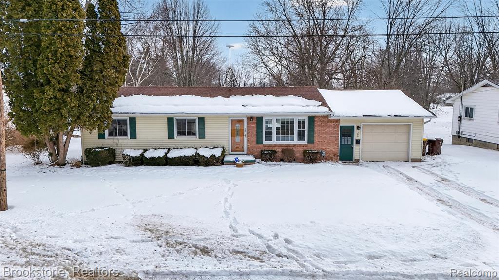 300 N Kibbee Street, MI 48879 — Photo 45