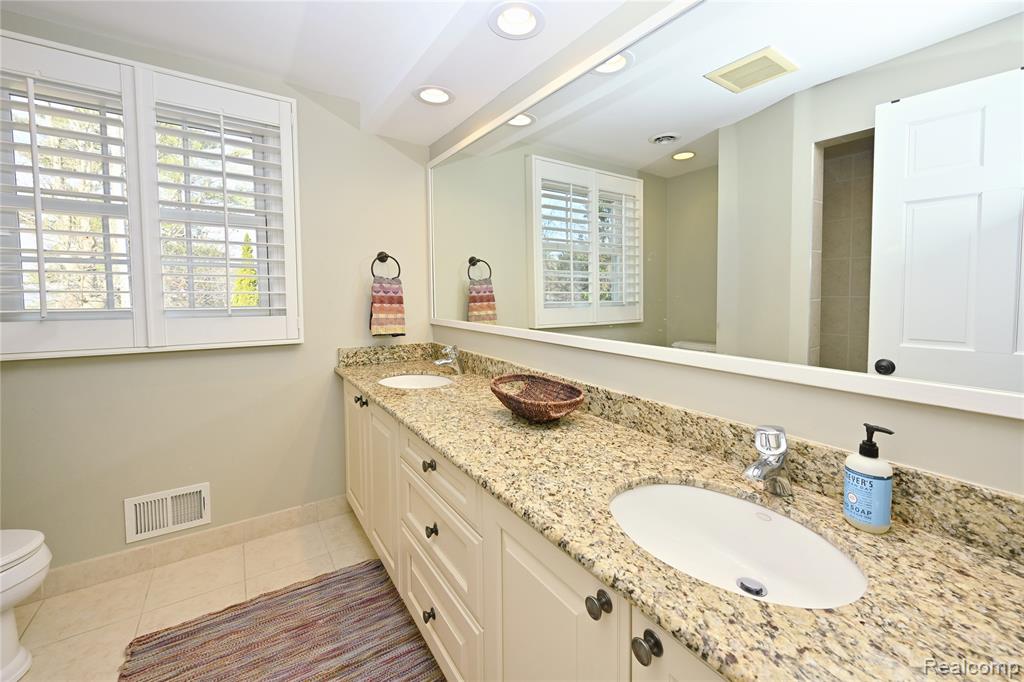 533 Westwood Drive, Birmingham, MI 48009 — Photo 27