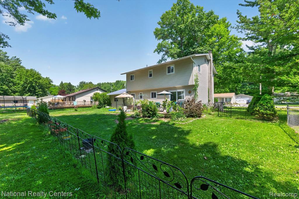 9472 Lakepointe Boulevard, Clay, MI 48001 — Photo 35