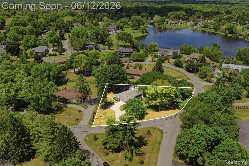 6998 Meadowlake Road, Bloomfield Hills, MI 48301 — Photo 42